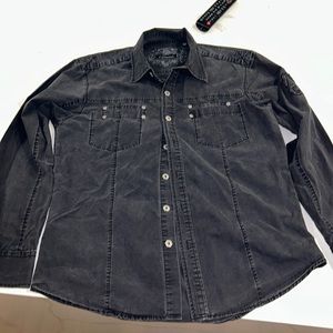 7 diamonds men’s button up collared shirt. Size medium